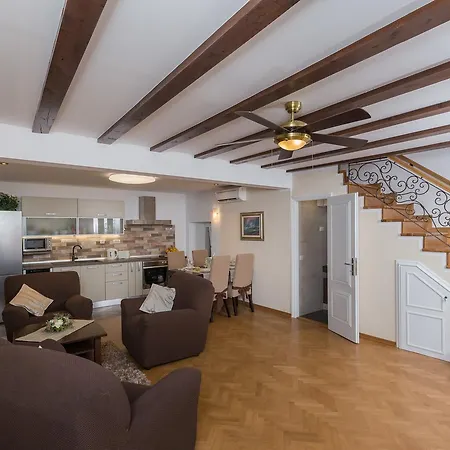 Maru Prestige * Dubrovnik