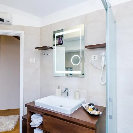 Apartment Maru Prestige